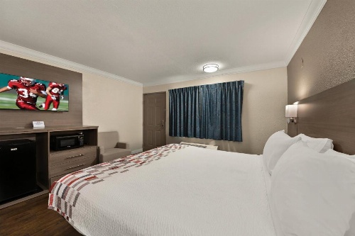 Red Roof Inn Los Angeles - Bellflower image 5